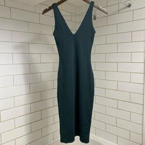 Women’s Aritzia Green Contour V-Neck Midi Dress